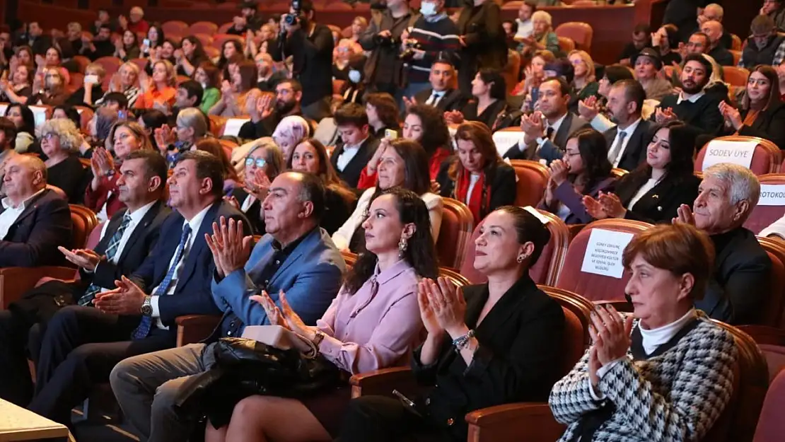 Selçuk Belediyesinin işçi kadınları güçlendiren projesine ödül