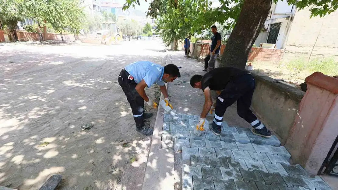 Selçuk Eşref Arna'da yol yenileme çalışmaları başladı