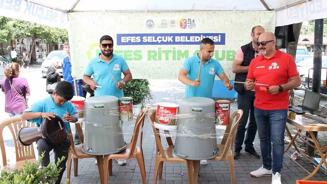 Selçuk'ta 'Atığını Getir, Hediyeni Götür' etkinliği