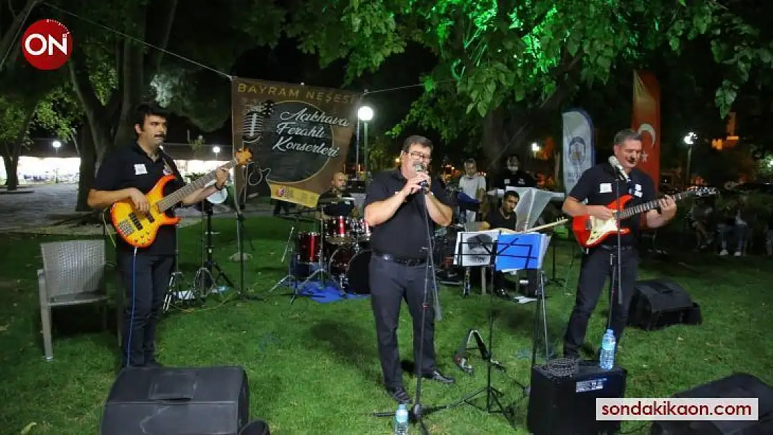 Selçuk'ta bayram neşesi, Açıkhava Ferahlı Konserleri ile yaşandı