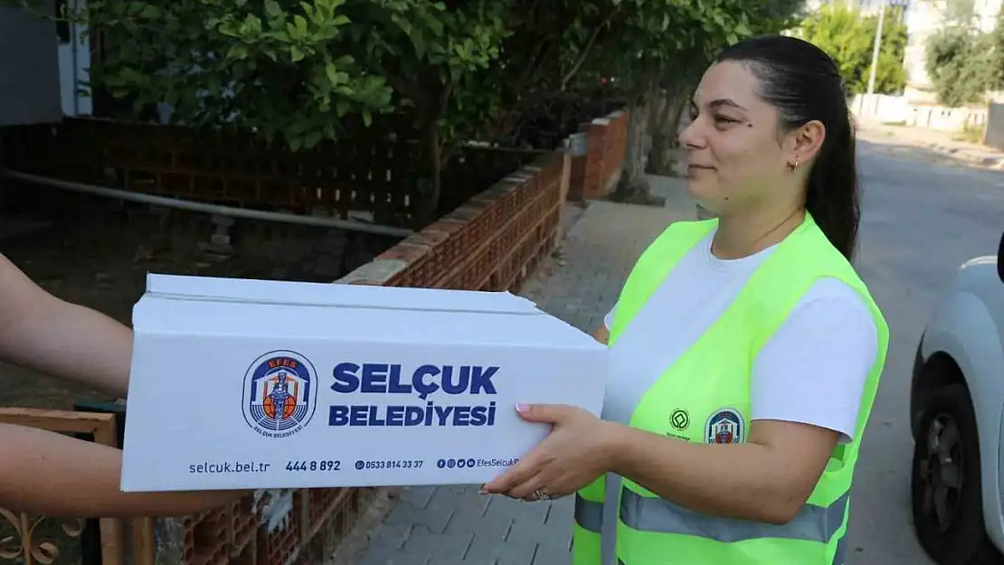 Selçuk'ta çocukların beslenme çantalarına destek