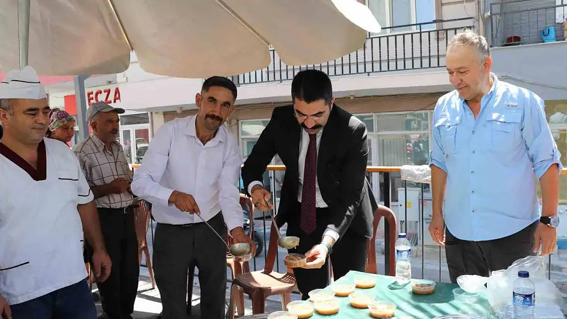 Selendi Ülkü Ocakları'ndan aşure hayrı