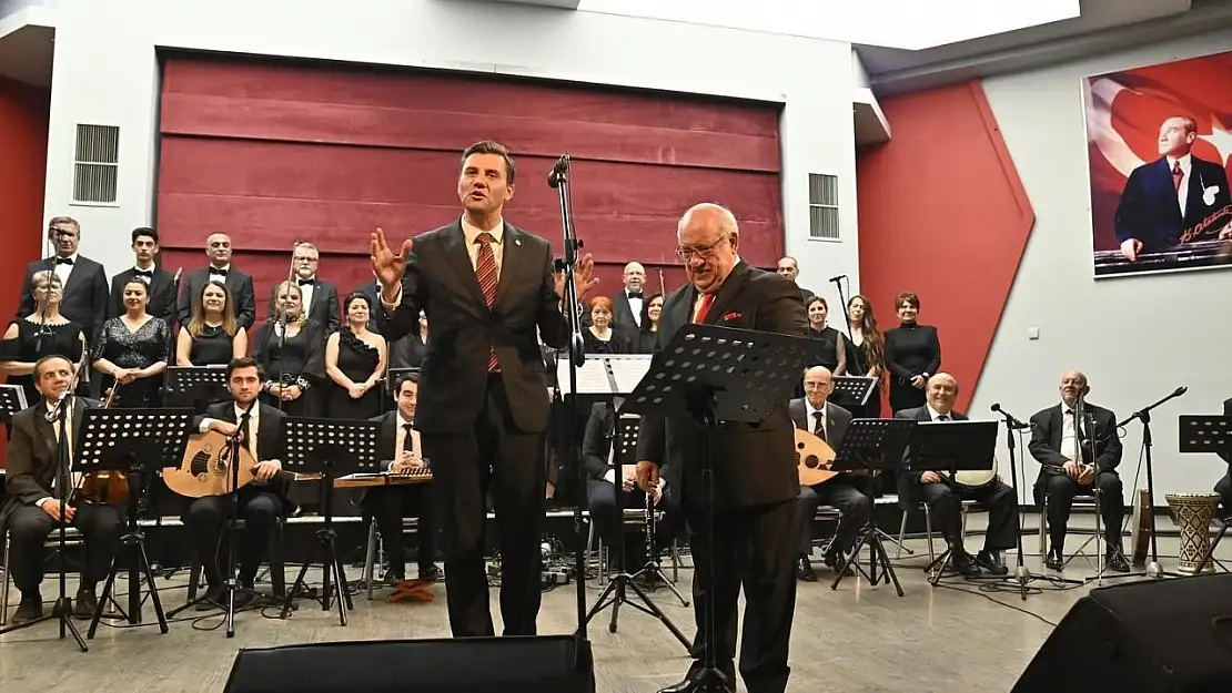 Selim Öztaş korosundan Manisa'da musiki ziyafeti