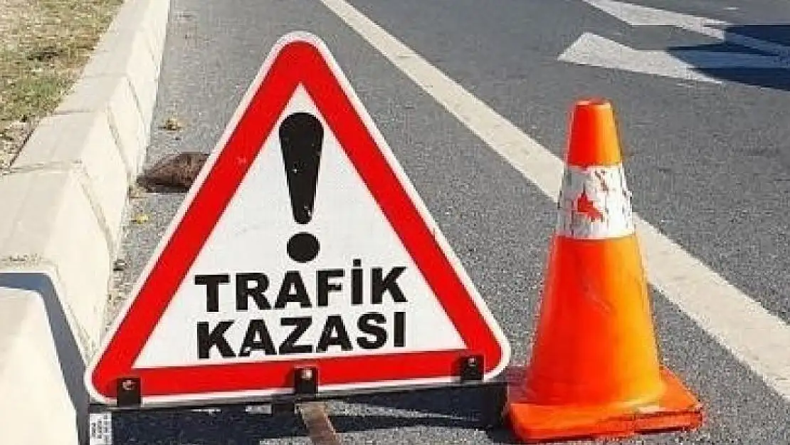 Servis minibüsleri çarpıştı: 11 yaralı