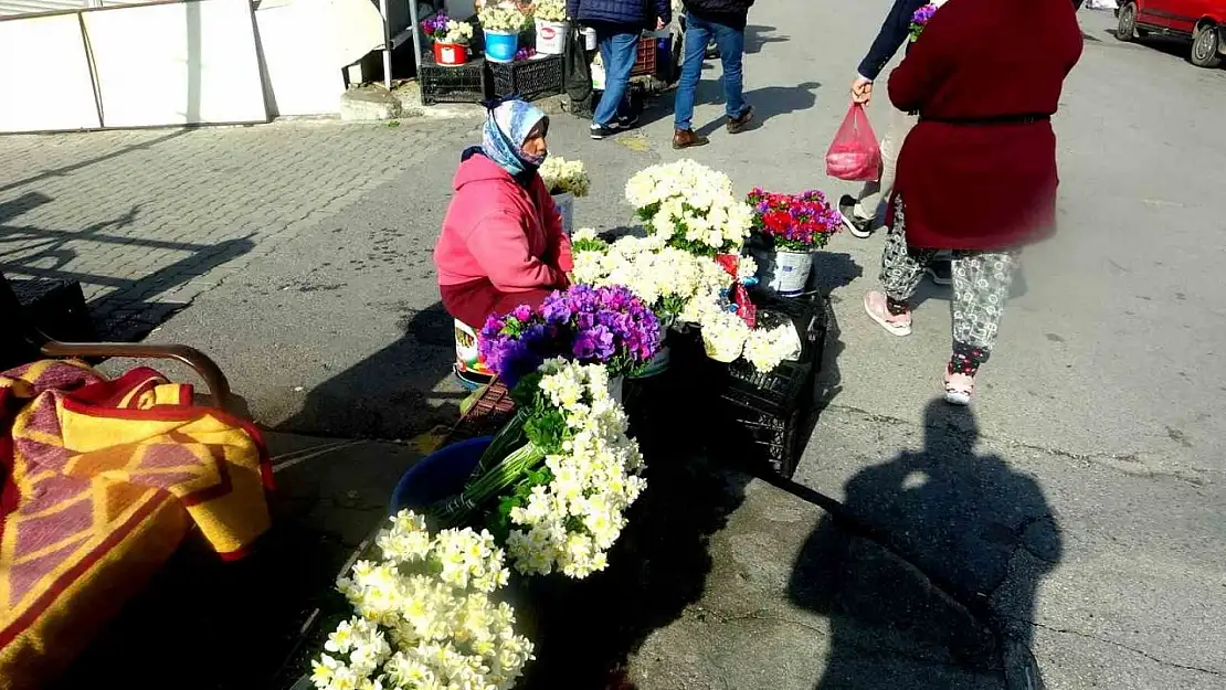 Sevgililere hediye 'organik çiçek'