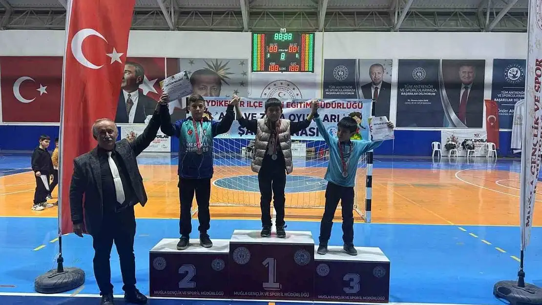 Seydikemer'de Akıl ve Zeka Oyunları Turnuvası'nın kazananları belli oldu