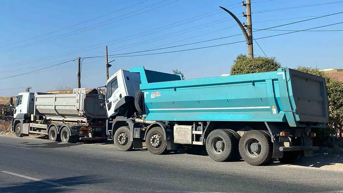 Seyir halindeki iki iş aracı alev aldı