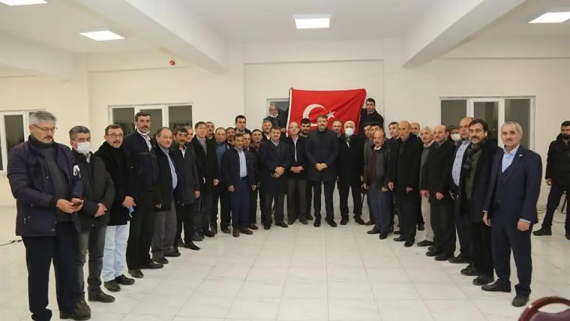 Seyitömer'in muhtarlarını dinledi