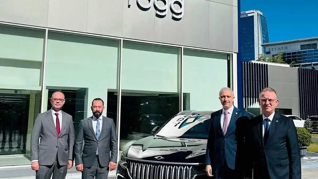 Simav Belediyesinin yeni makam aracı Türkiye'nin yerli otomobili Togg oldu