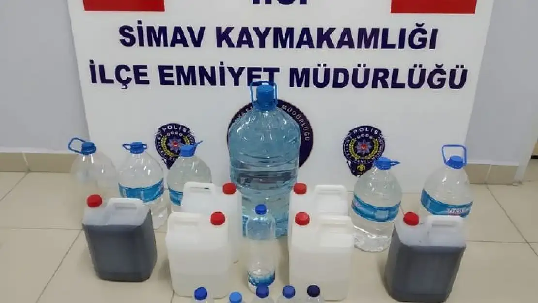 Simav'da 53 litre kaçak içki yakalandı
