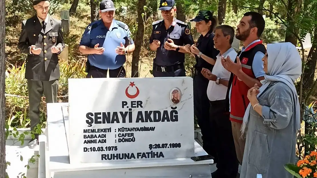 Simav'da güvenlik güçlerinden şehit mezarları ve ailelerine ziyaret