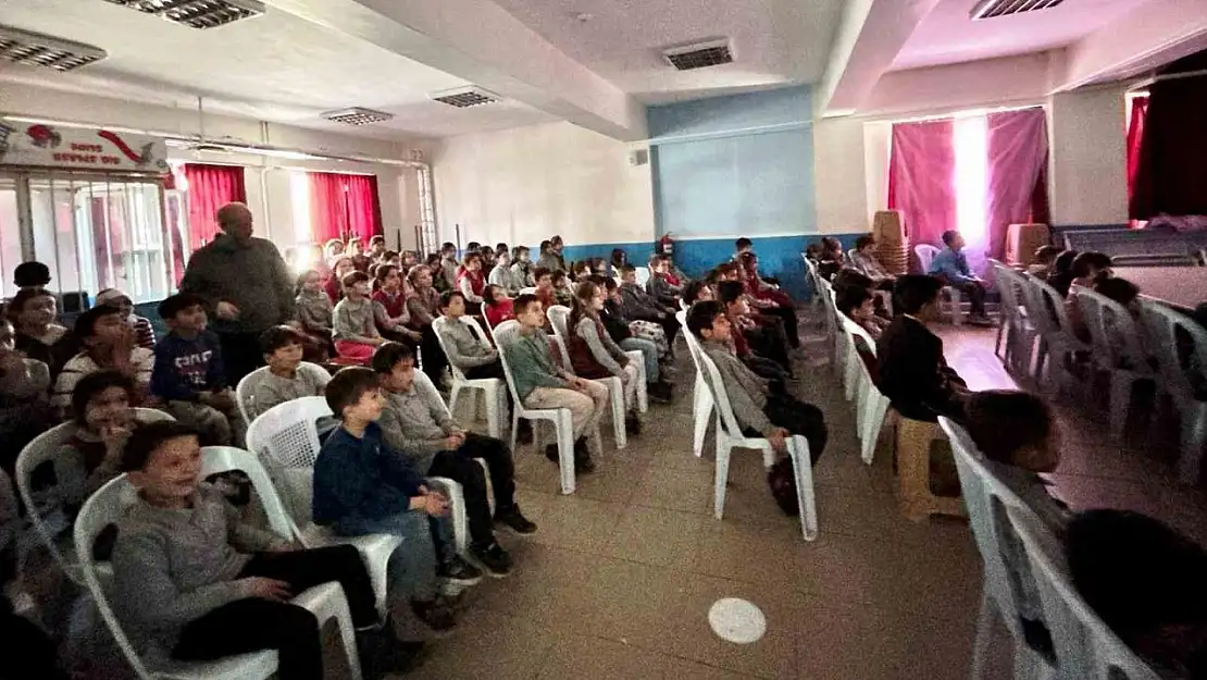 Simav'da ilk ve ortaokul öğrencilerine bağımlılıkla mücadele anlatıldı