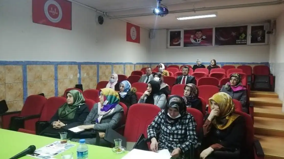 Simav'da Kur'an Kursu öğreticilerine seminer