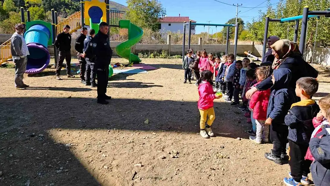 Simav'da miniklere polislik mesleği tanıtıldı