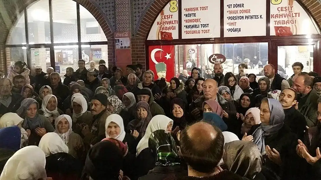 Simav'da umreciler dualarla uğurlandı