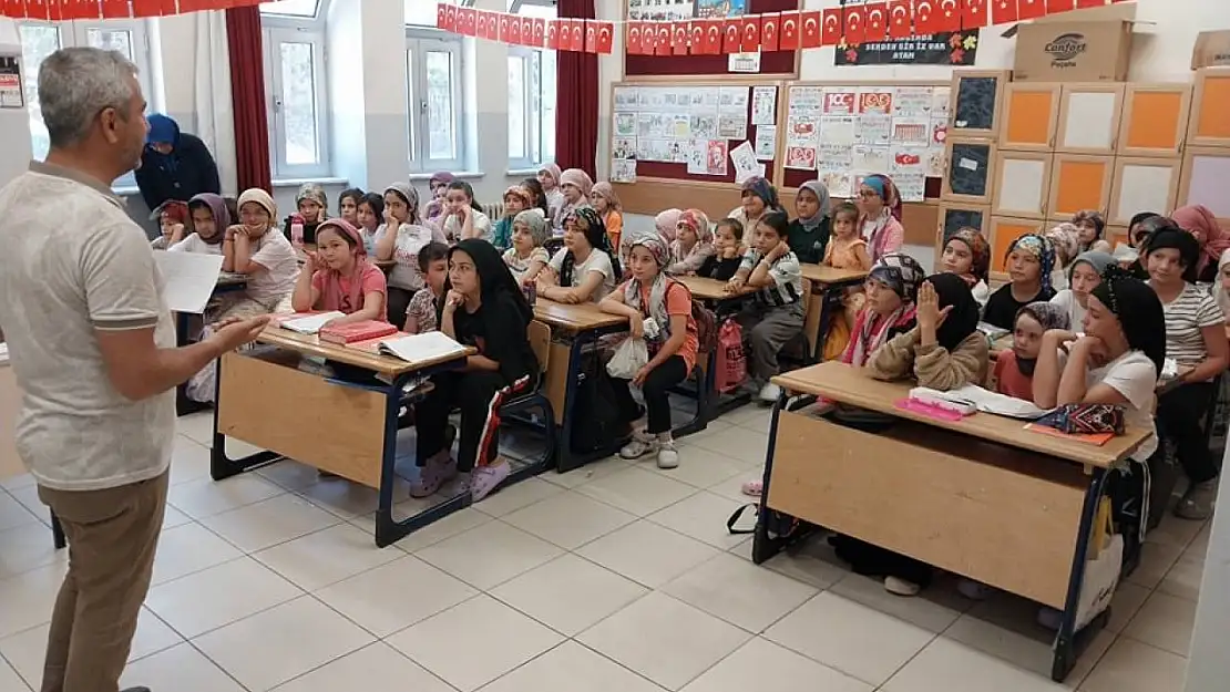 Simav'da yaz Kur'an kurslarında mahremiyet ve bağımlılık semineri