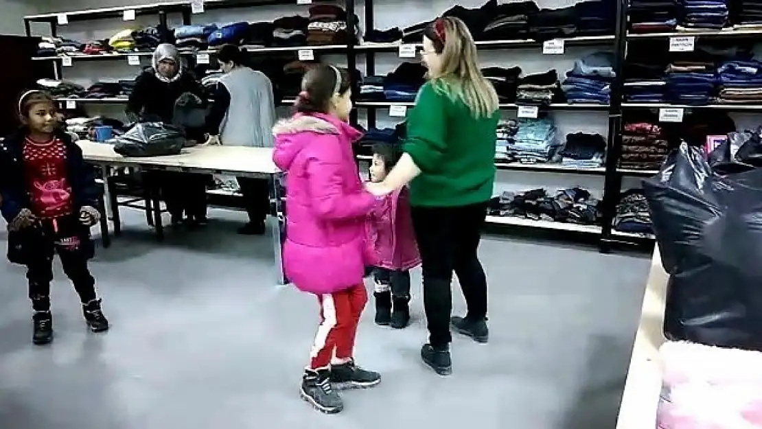 Sındırgı'da depremzedelerin tüm ihtiyaçlar karşılanıyor