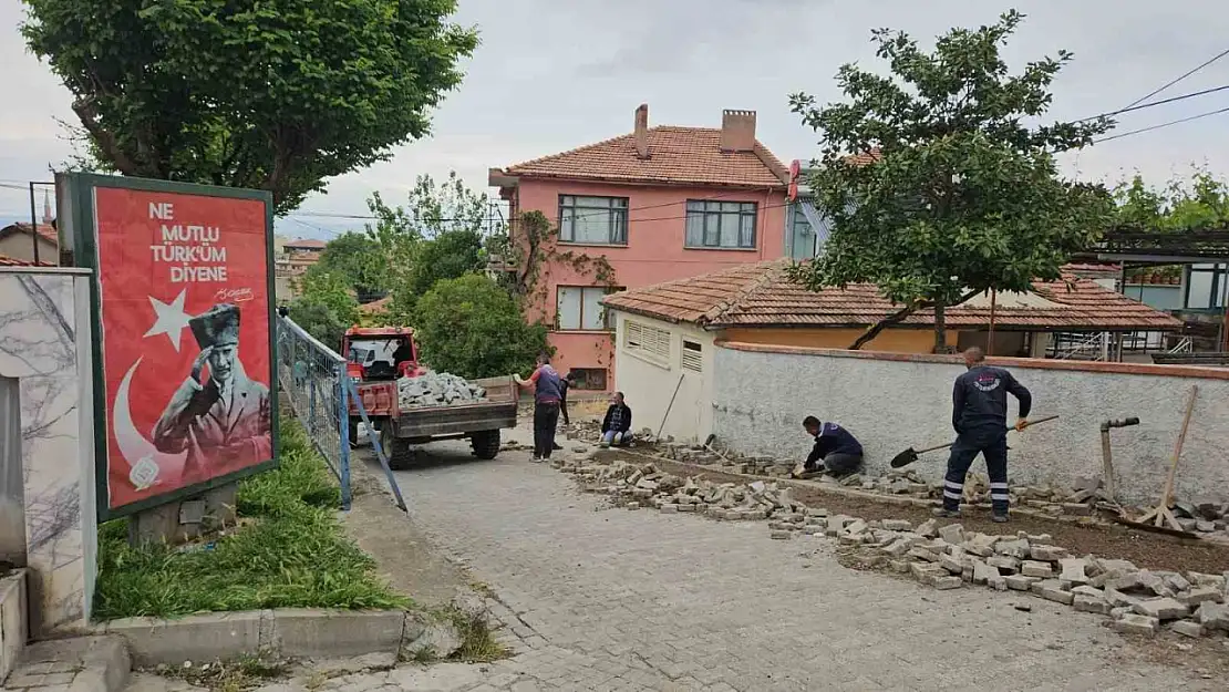 Sındırgı'da park, bahçe ve mesire alanlarında bahar temizliği