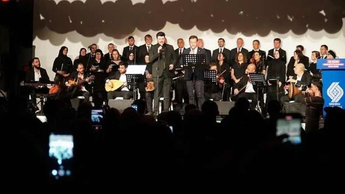 Sındırgı Türk Müziği Topluluğu konser verdi