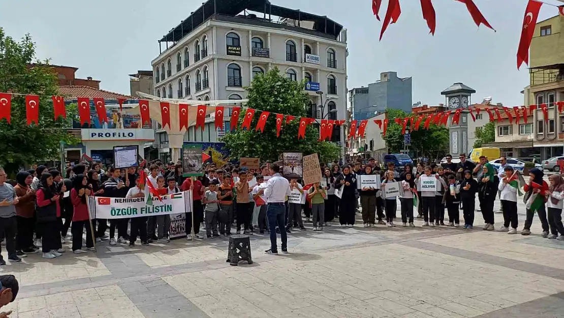 Sındırgılı öğrencilerden Filistin'e kocaman destek