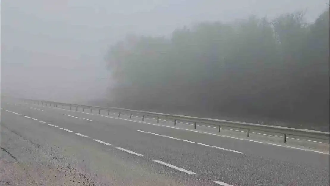 Sis Bursa'da trafiği kilitledi...İstanbul yolunda göz gözü görmedi
