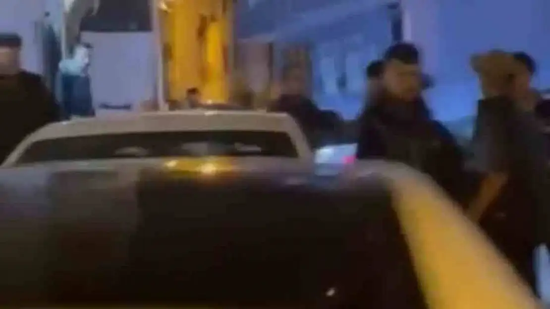 Sokağı boks ringine çevirdiler, o anlar kamerada