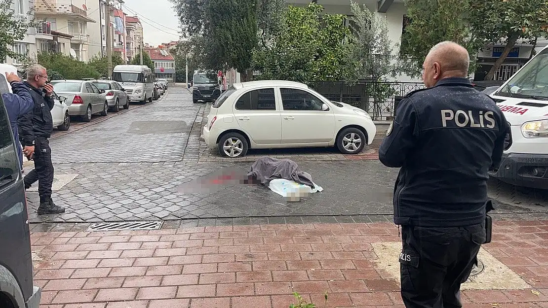 Sokak ortasında kanlı infaz: 2 ölü, 1 ağır yaralı