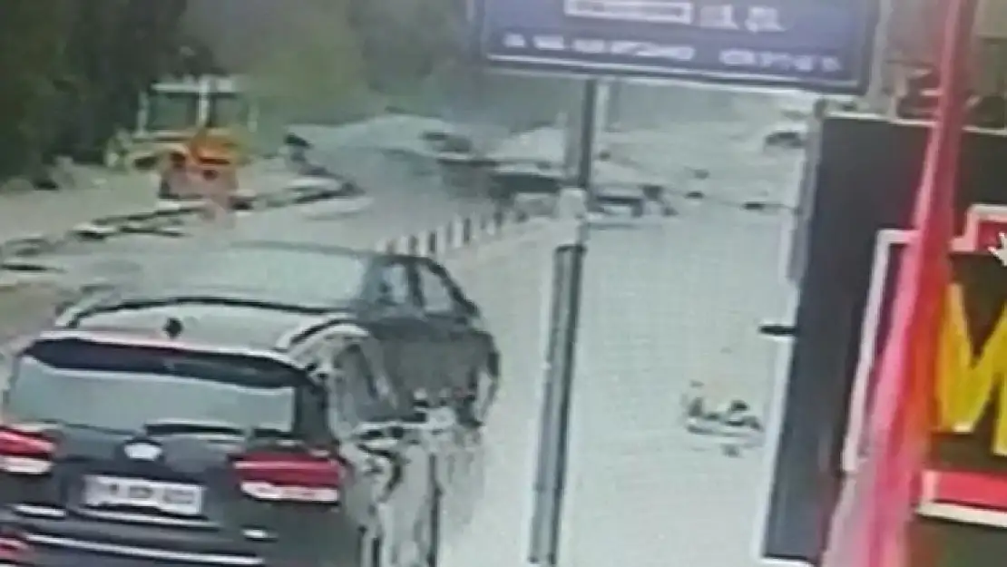 Söke'de 3 araç birbirine girdi: 3 yaralı