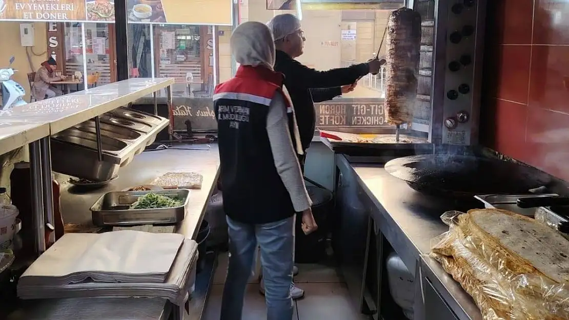 Söke'de dönerciler denetlendi