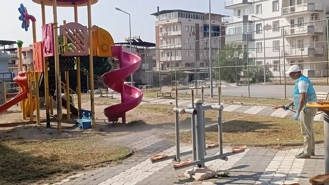 Söke'de park ve bahçelerde 'kene' mücadelesi