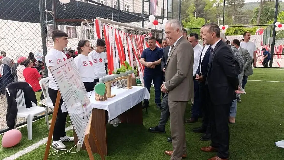 Soma'da TÜBİTAK Fuarı açıldı