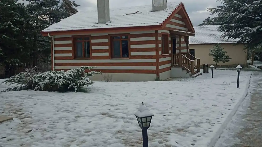 Spil Dağı Milli Parkı beyaza büründü