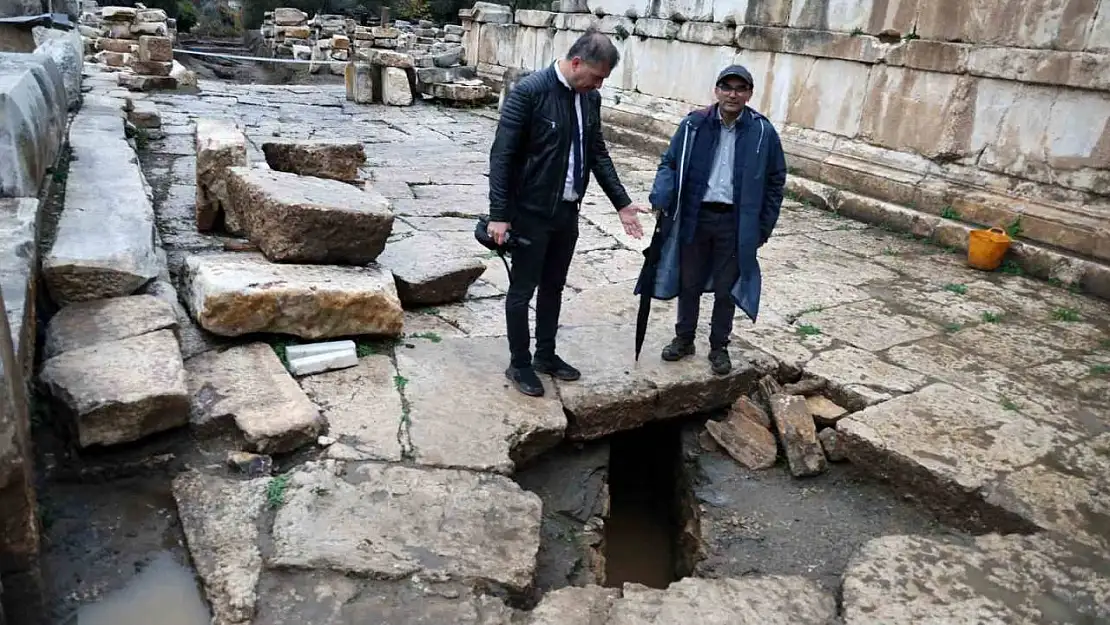 Stratonikeia Antik Kenti 5 büyük deprem yaşadı, altyapısı hala çalışıyor