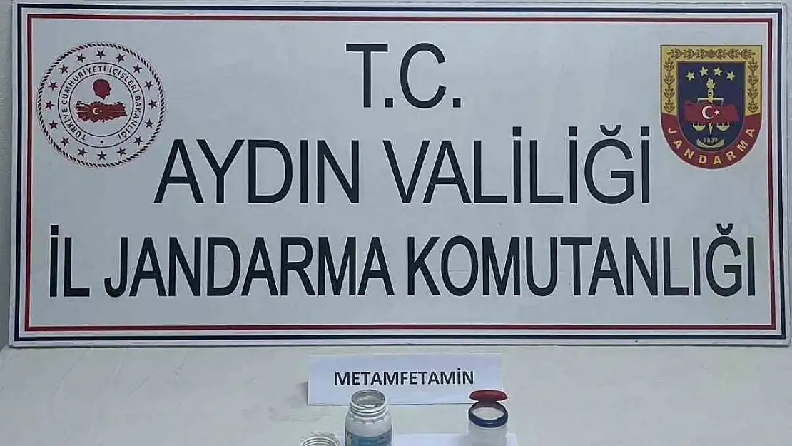 Şüpheli şahısların üzerlerinden uyuşturucu madde ele geçirildi