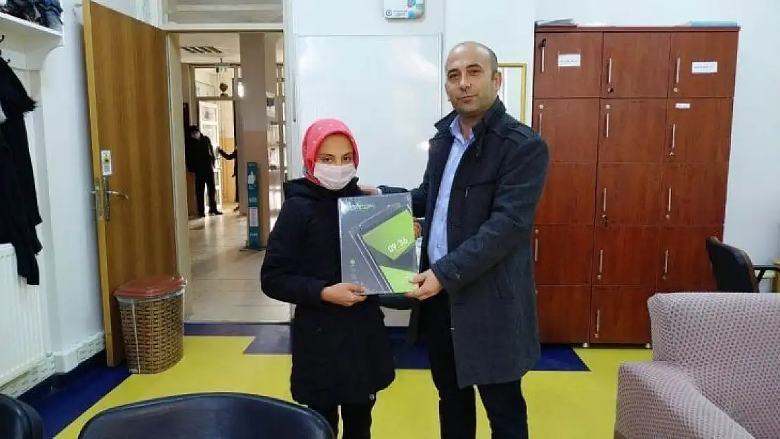 Süt Ürünleri fabrikalarından öğrencilere tablet desteği