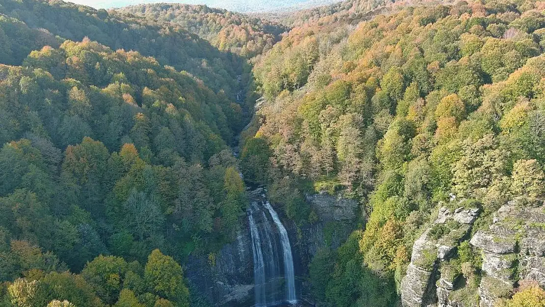 Suuçtu Şelalesi'nde sonbahar büyüsü