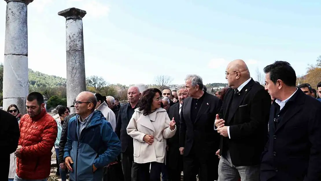 Tarihi Kentler Birliği üyeleri Stratonikeia'yı gezdi