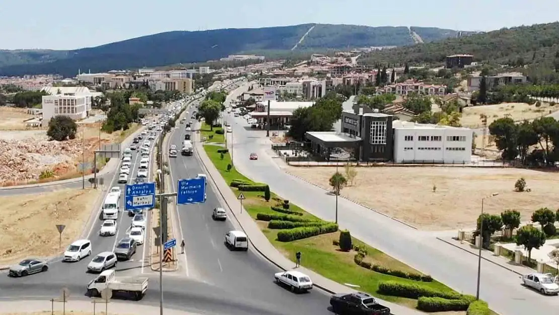 Tatilcilerin dönüş çilesi başladı