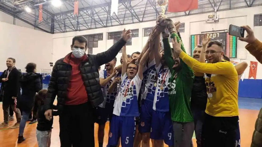 Tavas'ta futsal turnuvasında kupayı Akyarspor kazandı