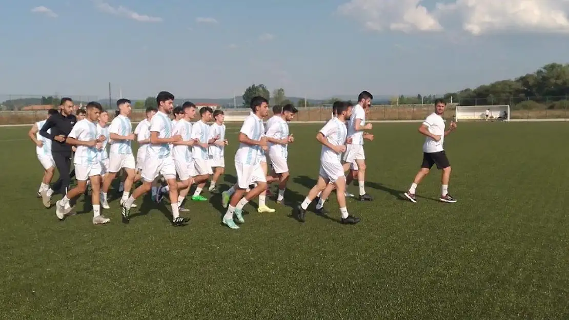 Tavşanlı Akıncılarspor kampa girdi