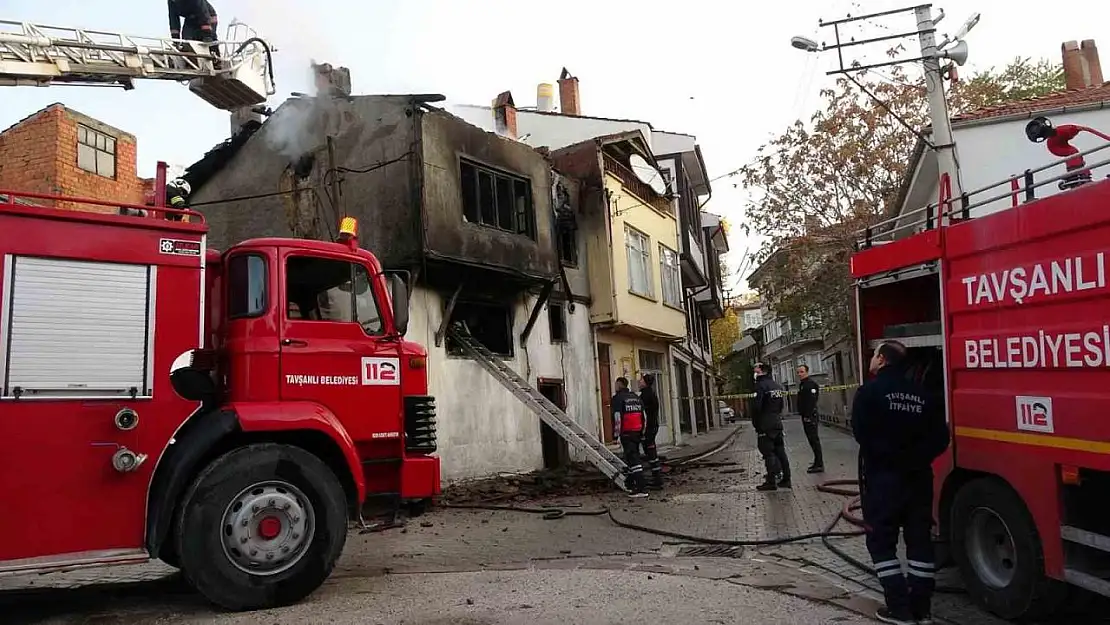 Tavşanlı'da ahşap evde çıkan yangında 1 kişi öldü