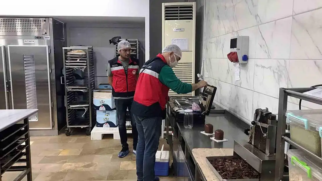 Tavşanlı'da işletmelerde gıda kontrolleri ve numune alımı