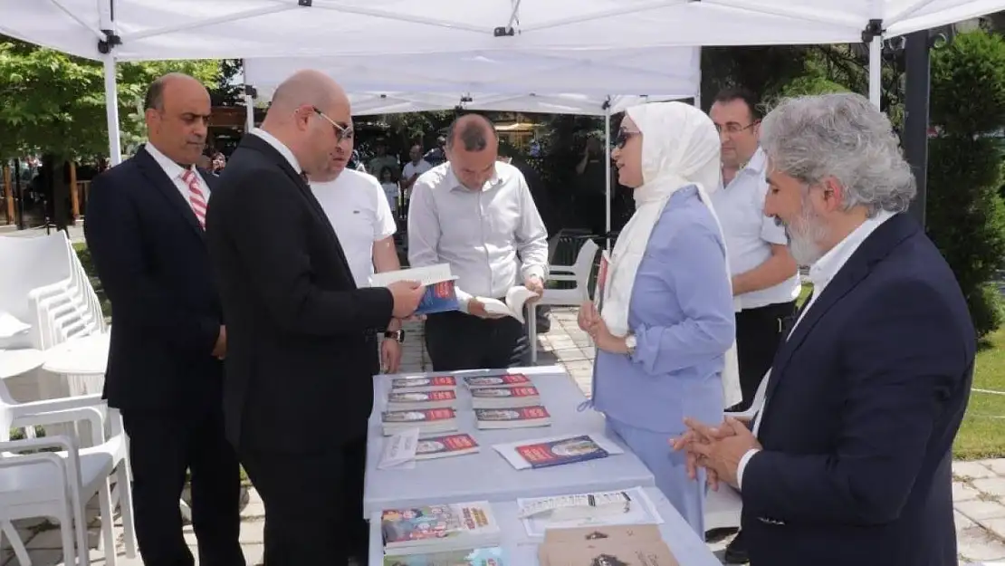 Tavşanlı'da kitap fuarı açıldı