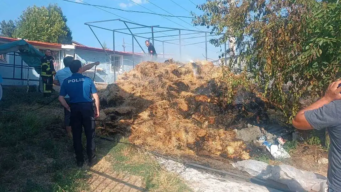 Tavşanlı'da korkutan samanlık yangını