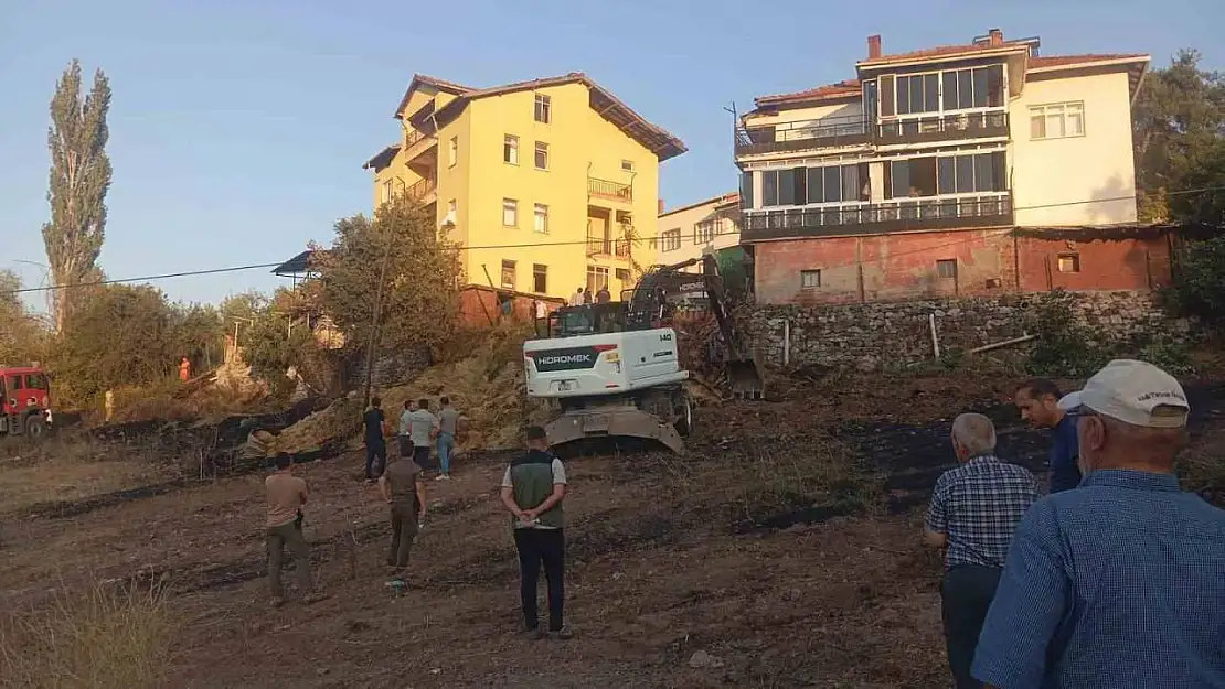 Tavşanlı'da korkutan yangın