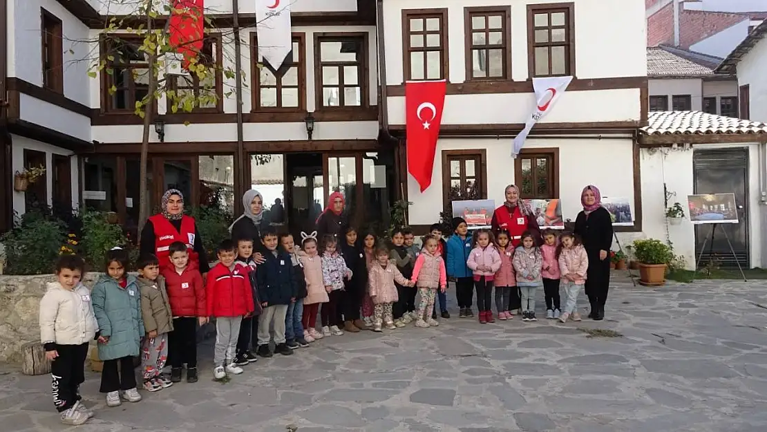 Tavşanlı'da öğrencilerin Kızılay'a ilgisi