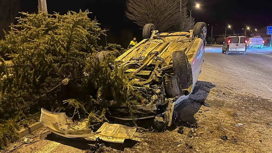 Tavşanlı'da otomobil takla attı: 3 yaralı