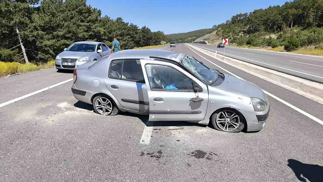 Tavşanlı'da otomobil takla attı: 3 yaralı