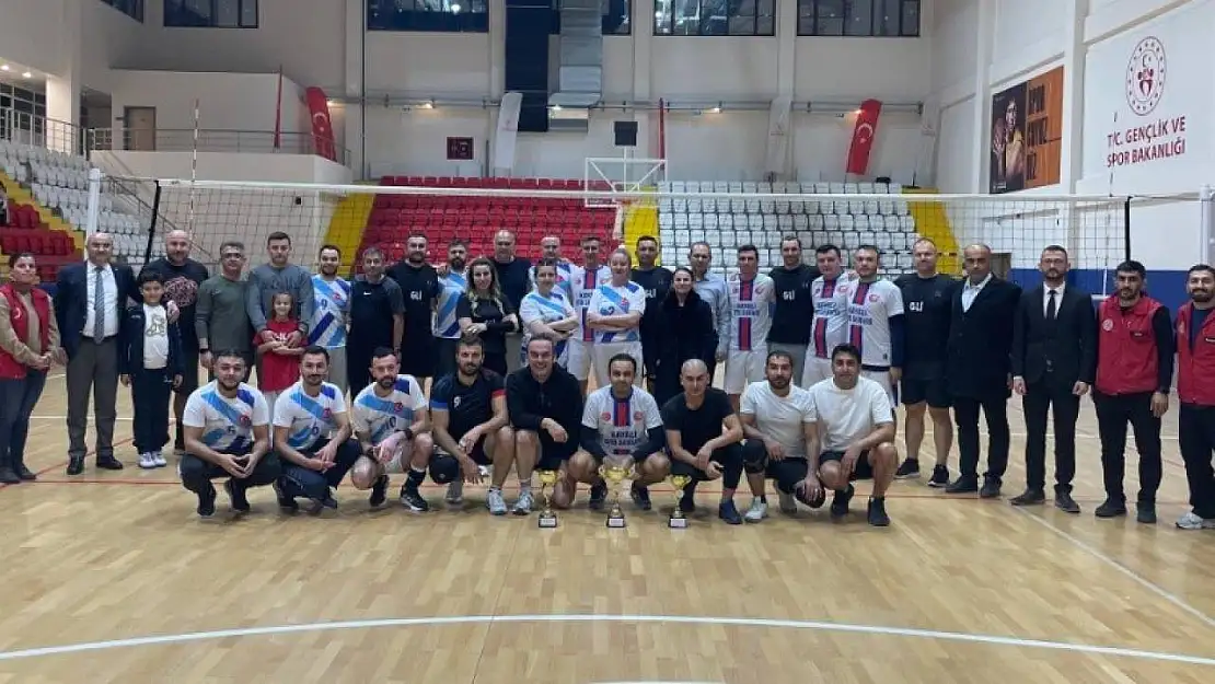 Tavşanlı'da Voleybol Turnuvası