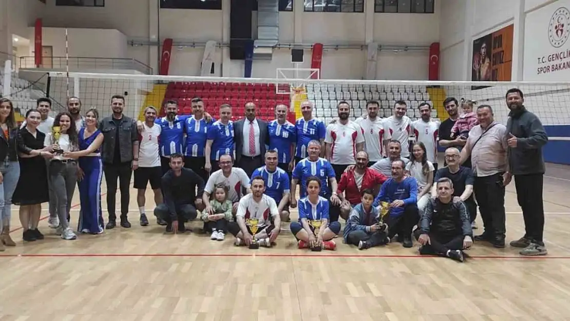 Tavşanlı'daki voleybol müsabakaları final maçı ile sona erdi